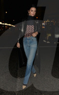 EXKLUSIV - Kendall Jenner bei MacDonalds 