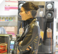EXKLUSIV - Kendall Jenner bei MacDonalds 