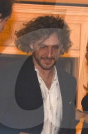 EXKLUSIV - Seann Walsh geht mit einer Unbekannten aus in London