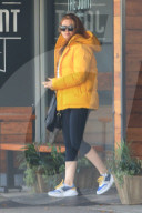 EXKLUSIV - Isla Fisher und Sacha Baron umarmen sich in Studio City