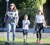 PEOPLE - Jennifer Garner mit ihren Kindern in Los Angeles unterwegs
