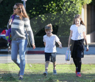 PEOPLE - Jennifer Garner mit ihren Kindern in Los Angeles unterwegs