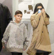EXKLUSIV - Schlechte Quoten: Kourtney Kardashian gibt sich bedeckt