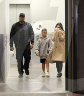 EXKLUSIV - Schlechte Quoten: Kourtney Kardashian gibt sich bedeckt
