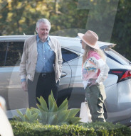 EXKLUSIV - John Voight in Bel-Air unterwegs