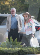 EXKLUSIV - John Voight in Bel-Air unterwegs