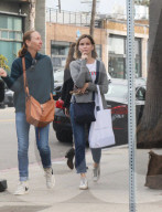 EXKLUSIV - Calista Flockart in Venice Beach unterwegs