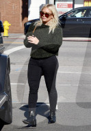 PEOPLE - Hilary Duff mit Tochter Banks beim Shoppen in Los Angeles