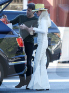 PEOPLE - Laeticia Hallyday mit Emmanuel Philibert de Savoie beim Einkaufen in Brentwood