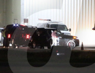 EXKLUSIV - Justin Bieber und Hailey Baldwin steigen in einen Privatjet und beten 