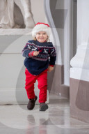 EXKLUSIV - In Weihnachtlicher Stimmung: Carl Philip mit seinem Sohn Alexander im Palast in Stockholm