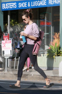PEOPLE - Alessandra Ambrosio auf dem Weg ins Gym