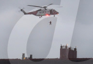 NEWS - Russisches Containerschiff sitzt vor Cornwall auf Grund