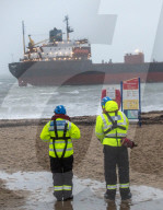 NEWS - Russisches Containerschiff sitzt vor Cornwall auf Grund