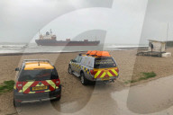 NEWS - Russisches Containerschiff sitzt vor Cornwall auf Grund