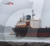 NEWS - Russisches Containerschiff sitzt vor Cornwall auf Grund