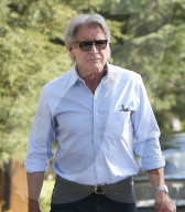 PEOPLE - Harrison Ford parkiert seinen Tesla in Brentwod