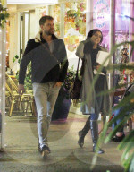 PEOPLE - Joshua Jackson beim romantischen Dinner-Date mit einer unbekannten Frau