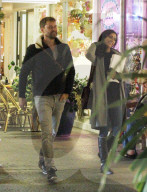 PEOPLE - Joshua Jackson beim romantischen Dinner-Date mit einer unbekannten Frau