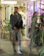 PEOPLE - Joshua Jackson beim romantischen Dinner-Date mit einer unbekannten Frau