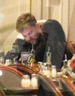 PEOPLE - Joshua Jackson beim romantischen Dinner-Date mit einer unbekannten Frau