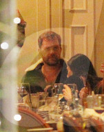 PEOPLE - Joshua Jackson beim romantischen Dinner-Date mit einer unbekannten Frau
