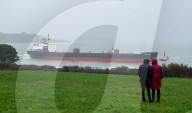 NEWS - Noch immer steckt das Containerschiff vor Küste Cornwalls fest