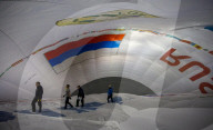 FEATURE - Dieser Heissluftballon soll Weltrekorde brechen