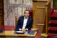 NEWS - Athen: Regierung berät Budget - Bürger protestieren auf den Strassen