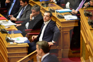 NEWS - Athen: Regierung berät Budget - Bürger protestieren auf den Strassen