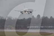 NEWS - London: In Gatwick starten und landen wieder Flugzeuge