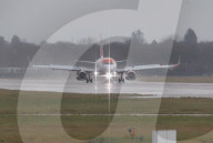 NEWS - London: In Gatwick starten und landen wieder Flugzeuge