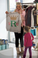 EXKLUSIV - Daniela Katzenberger mit Tochter Sophia beim Shoppen