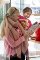 EXKLUSIV - Daniela Katzenberger mit Tochter Sophia beim Shoppen