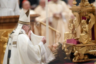 NEWS - Papst erteilt Urbi et Orbi in Rom