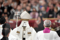 NEWS - Papst erteilt Urbi et Orbi in Rom