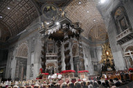 NEWS - Papst erteilt Urbi et Orbi in Rom