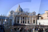 NEWS - Papst erteilt Urbi et Orbi in Rom