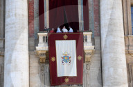 NEWS - Papst erteilt Urbi et Orbi in Rom