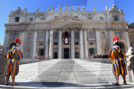 NEWS - Papst erteilt Urbi et Orbi in Rom