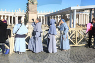 NEWS - Papst erteilt Urbi et Orbi in Rom