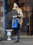 PEOPLE - Kate Moss bummelt in London