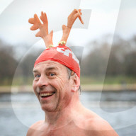 FEATURE - Schwimmen in eisigen Temperaturen im Serpentine Club im Hyde Park