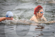 FEATURE - Schwimmen in eisigen Temperaturen im Serpentine Club im Hyde Park