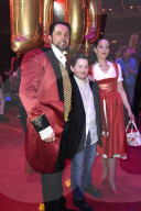 PEOPLE - Circus Krone Weihnachtspremiere in München