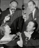 PEOPLE - June Whitfield im Alter von 93 Jahren gestorben