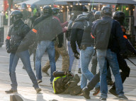 NEWS - Frankreich: Ausschreitung bei Demonstrationen der Gelb Westen in Nantes