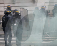 NEWS - Frankreich: Ausschreitung bei Demonstrationen der Gelb Westen in Nantes