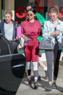 PEOPLE -  Selena Gomez geht stylish ins Pilates in LA