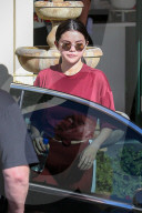 PEOPLE -  Selena Gomez geht stylish ins Pilates in LA